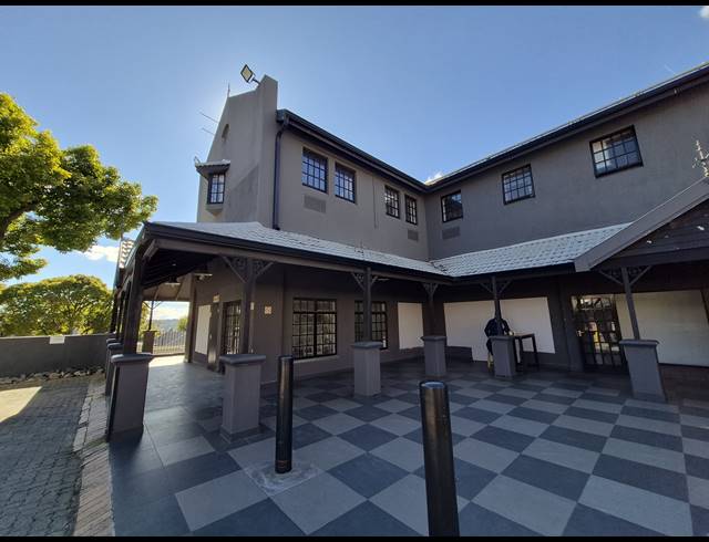 149M² OFFICE TO LET IN PARKMORE